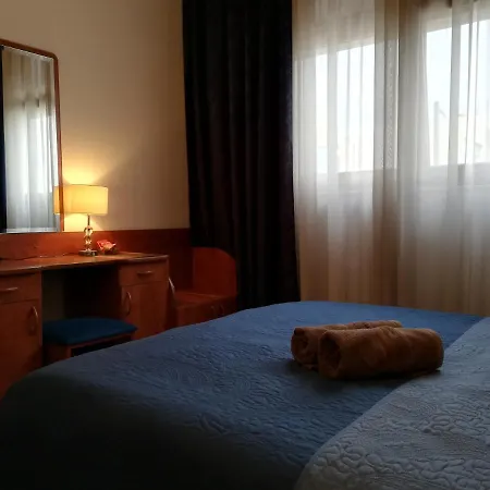 Happy Brothers - Center Of