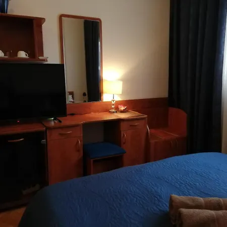 Happy Brothers - Center Of