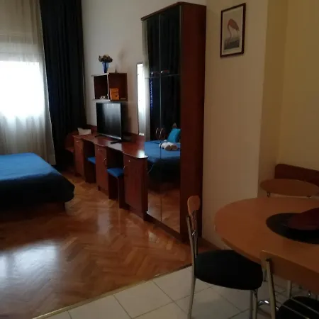 Happy Brothers - Center Of