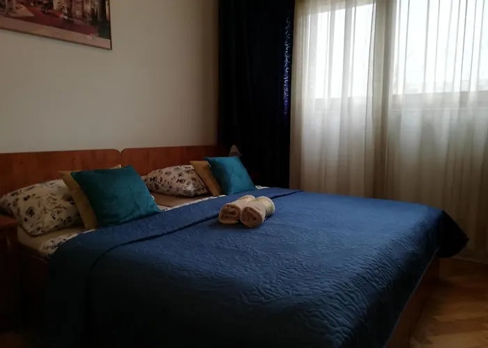 Happy Brothers - Center Of