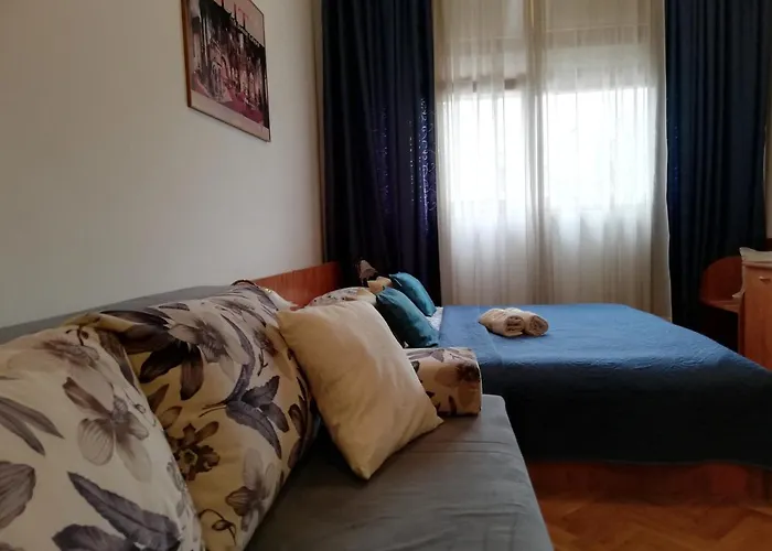 Happy Brothers - Center Of *