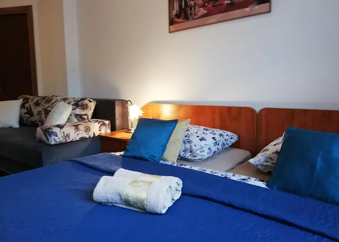 Happy Brothers - Center Of