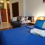 Happy Brothers - Center Of Apartment *