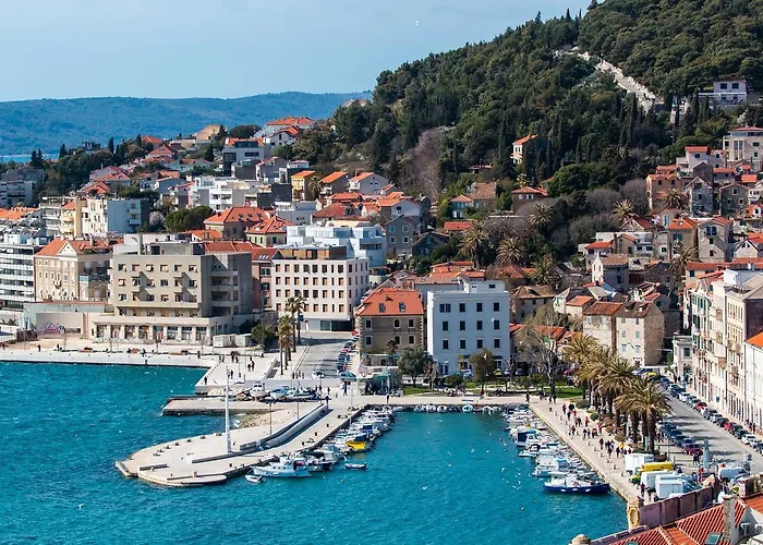 Happy Brothers - Center Of Split